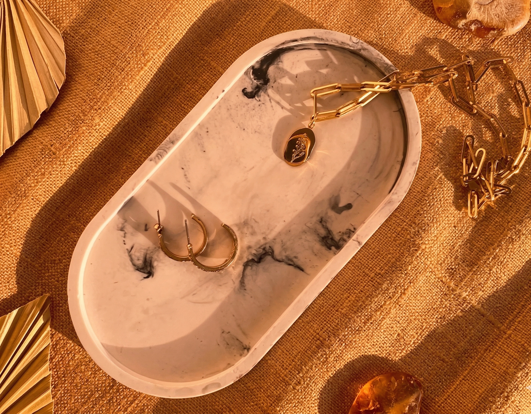 Bandeja decorativa ovalada veta negra